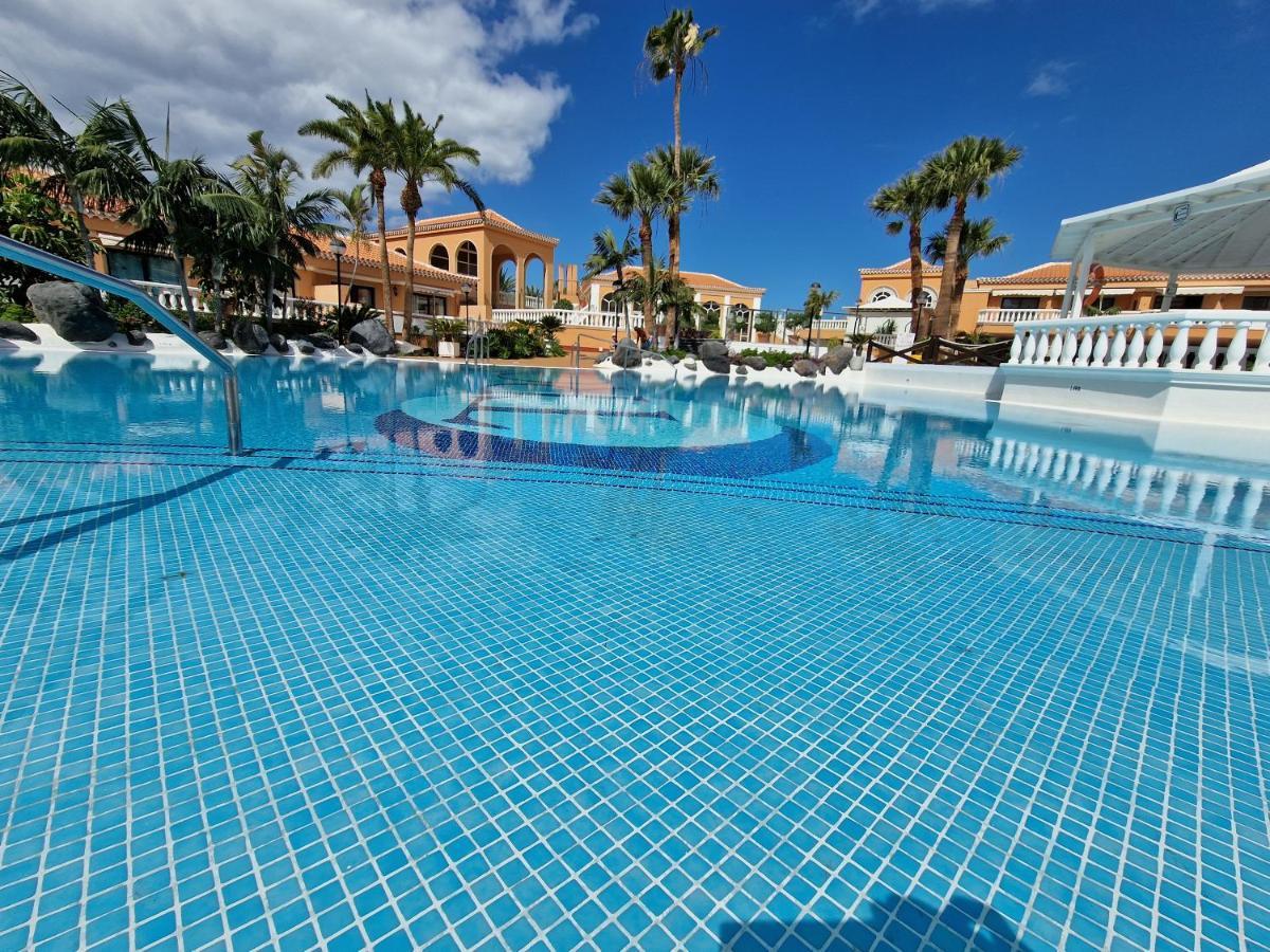Exclusive Penthouse Playa Las Vistas 4 Close To The Sea And Beach, Aircondition For A Fee, Wifi, Terrace, Heated Pool Playa de las Américas Exterior foto